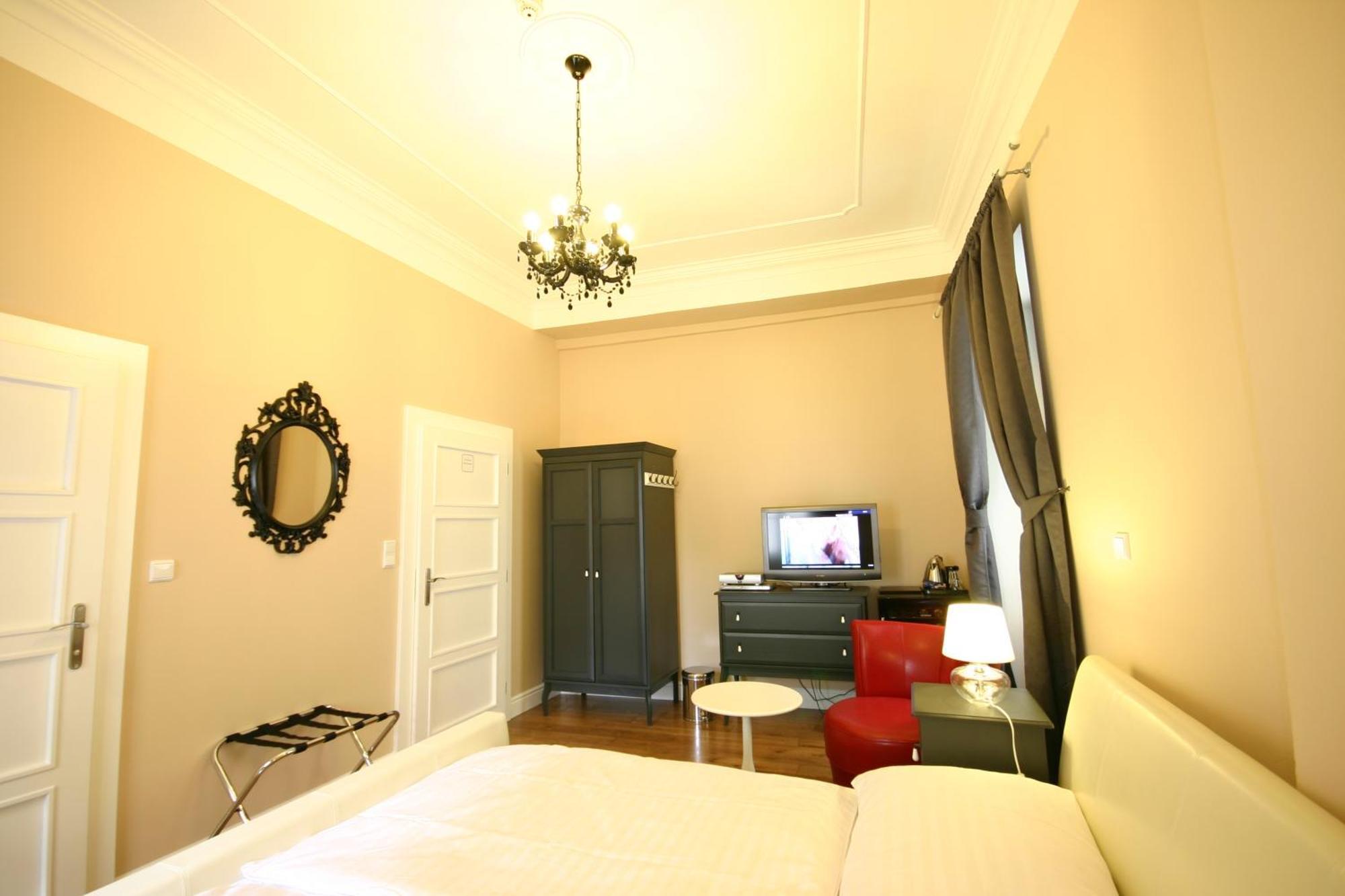 U Tri Bubnu Hotel Прага Екстериор снимка