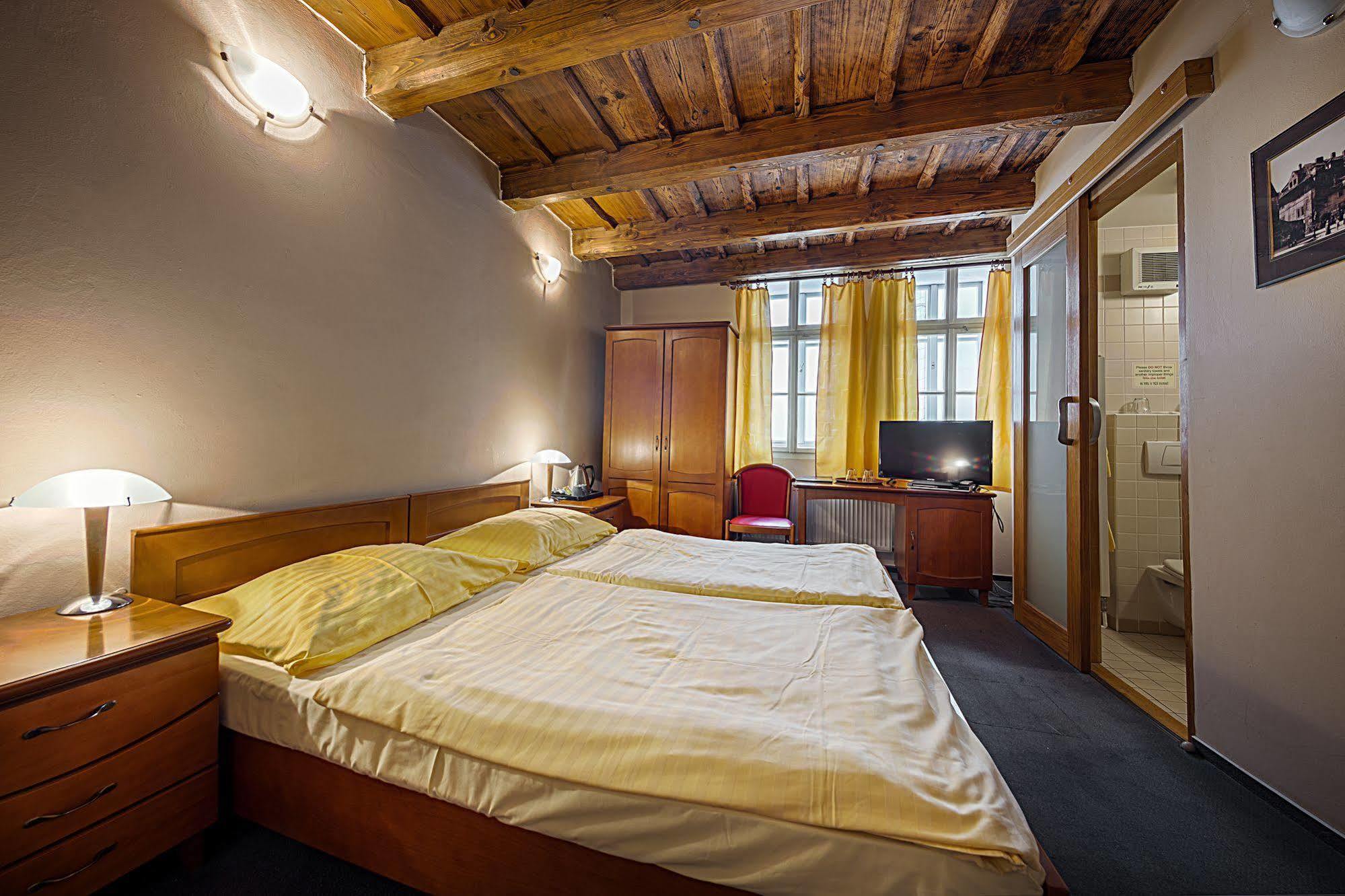 U Tri Bubnu Hotel Прага Екстериор снимка